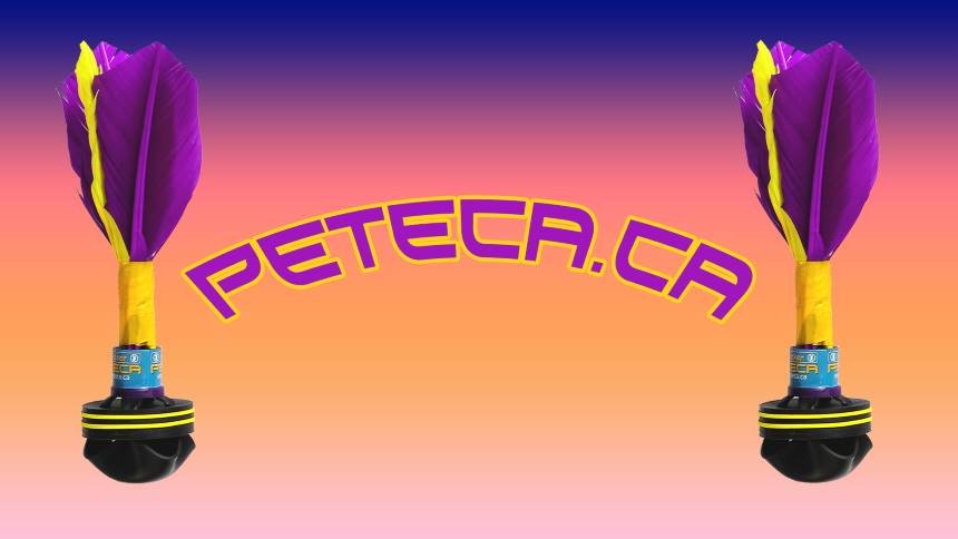 Volant de Peteca Rio Modifié x 2 ainsi que l'adresse du site Web Peteca.ca dans une composition picturale