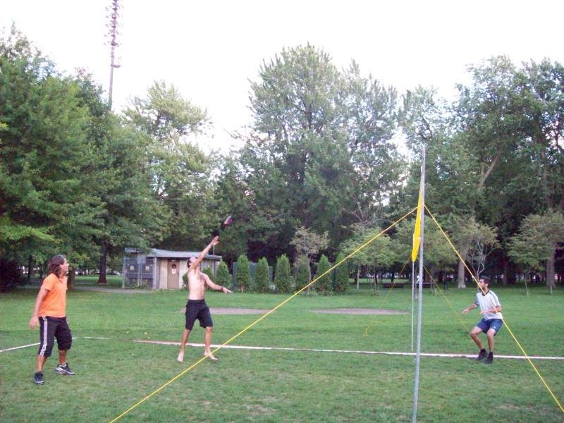 Joueurs de Peteca pendant un match du Tournoi de Peteca de Montréal 2011