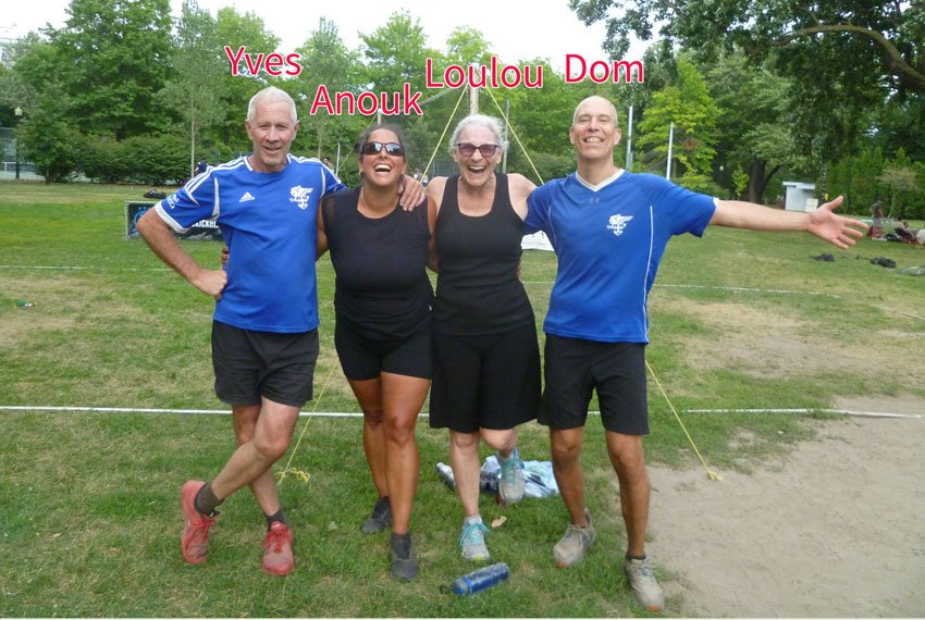 Les 4 participants (es) du double mixte au Tournoi de Peteca de Montréal 2025