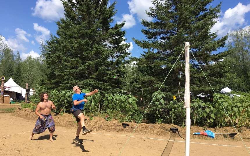 Yves Archambault slap le Peteca au Garden Fest 2018
